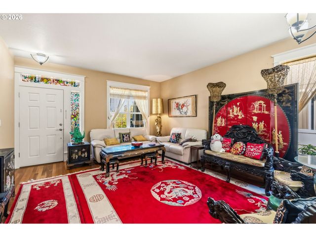 857 THRONE Dr, Eugene, OR 97402