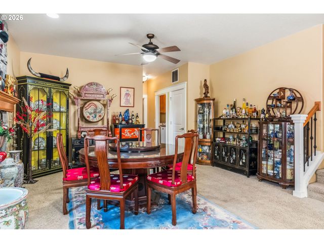 857 THRONE Dr, Eugene, OR 97402