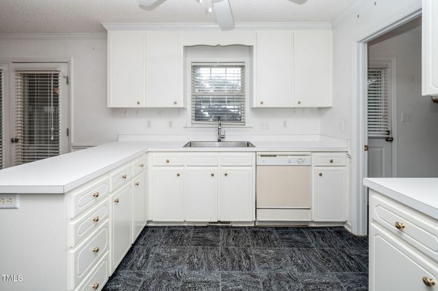413 S Fayetteville Street, Clayton, NC 27520