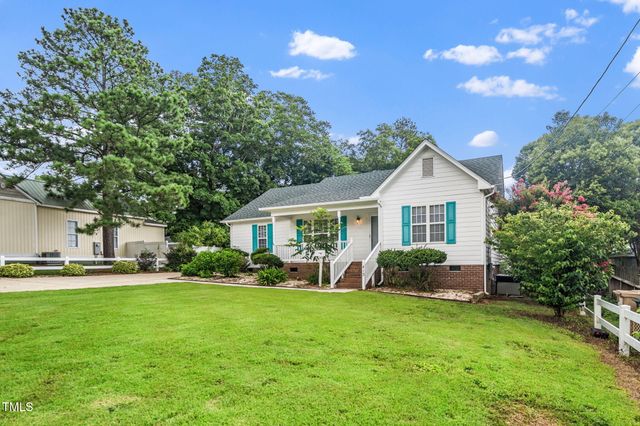 413 S Fayetteville Street, Clayton, NC 27520