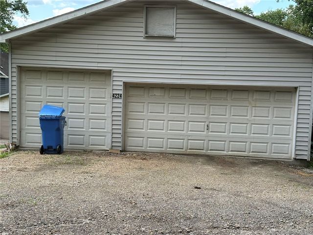 4224 Arnold Ave, Lower Burrell, PA 15068