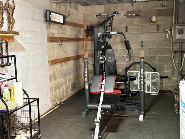 4224 Arnold Ave, Lower Burrell, PA 15068