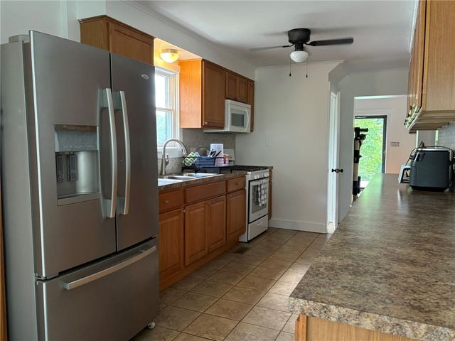 4224 Arnold Ave, Lower Burrell, PA 15068