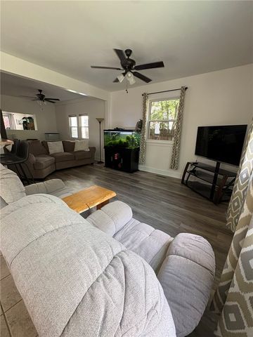 4224 Arnold Ave, Lower Burrell, PA 15068