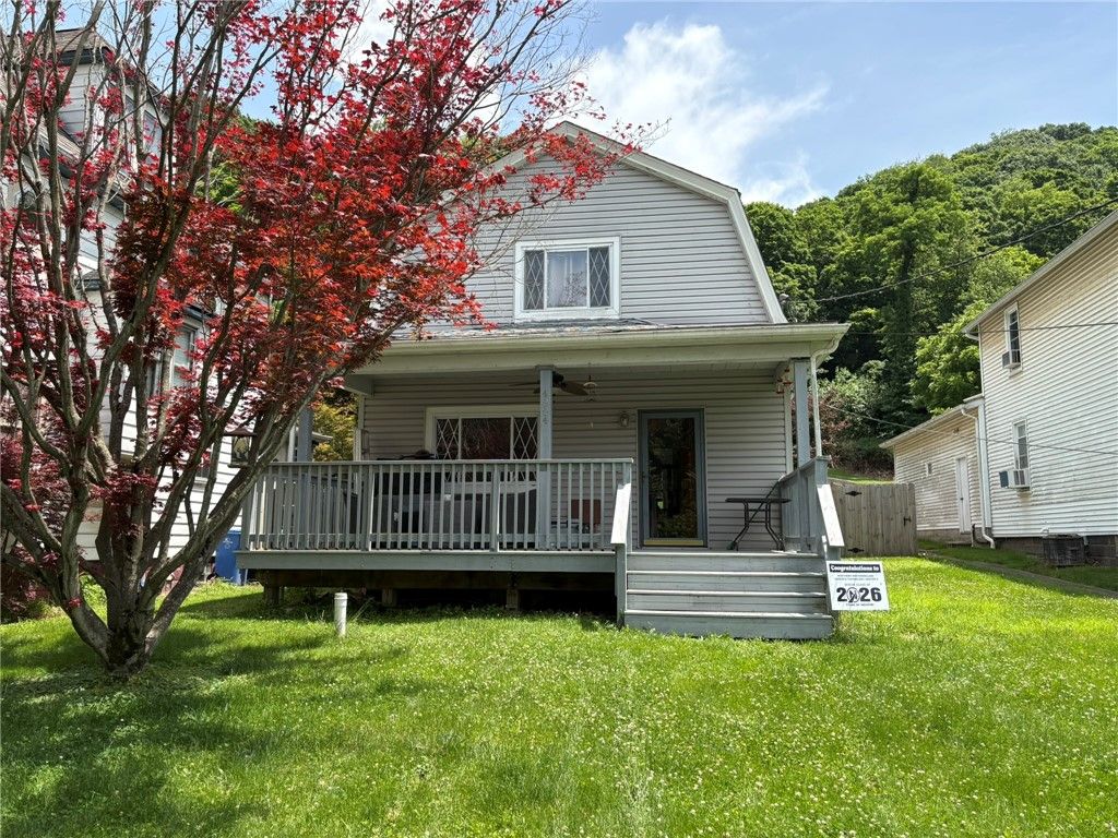 4224 Arnold Ave, Lower Burrell, PA 15068