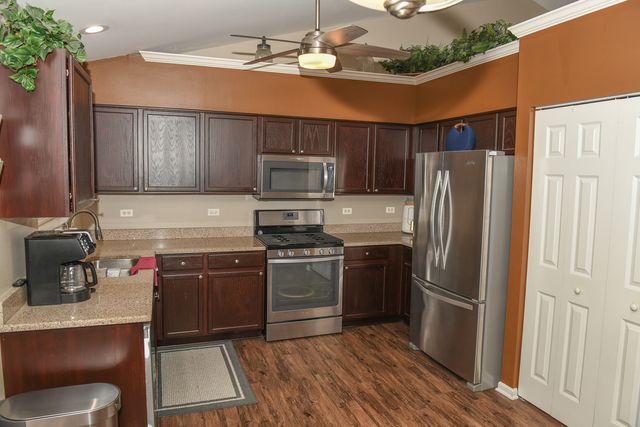 910 Carlyle Drive, New Lenox, IL 60451
