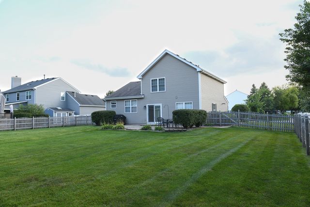 910 Carlyle Drive, New Lenox, IL 60451
