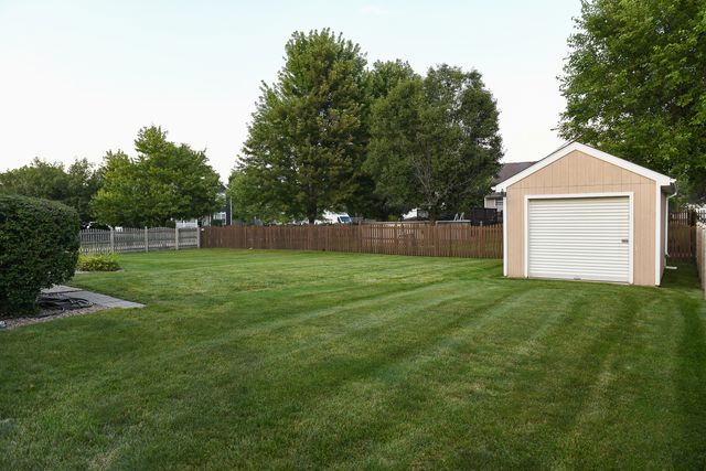 910 Carlyle Drive, New Lenox, IL 60451