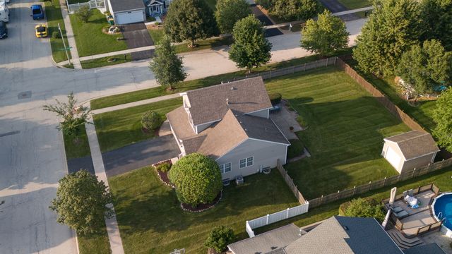 910 Carlyle Drive, New Lenox, IL 60451