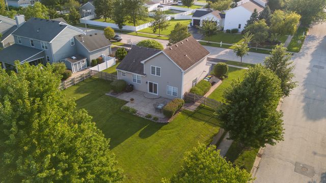 910 Carlyle Drive, New Lenox, IL 60451