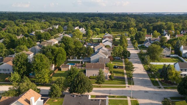 910 Carlyle Drive, New Lenox, IL 60451