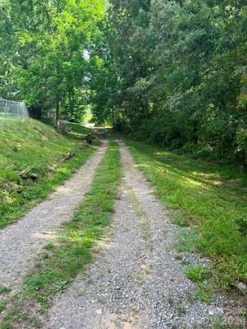 6 John Hazel Drive, Swannanoa, NC 28778
