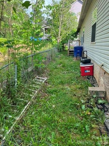 6 John Hazel Drive, Swannanoa, NC 28778