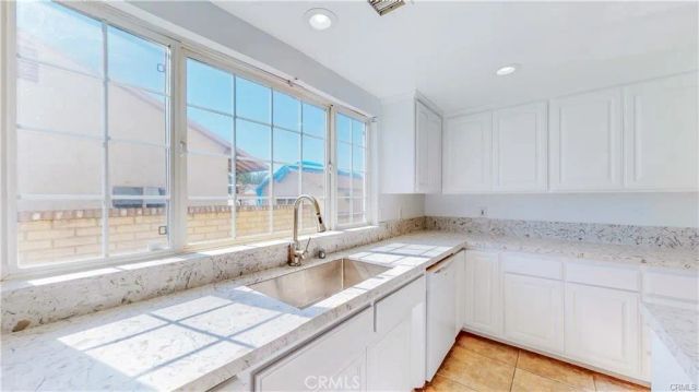 16201 Alta Cresta Avenue, Riverside, CA 92508