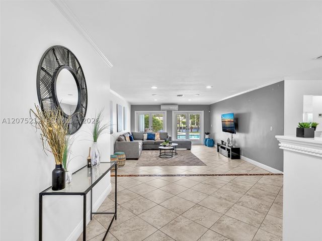 413 Tamarind Dr, Hallandale Beach, FL 33009