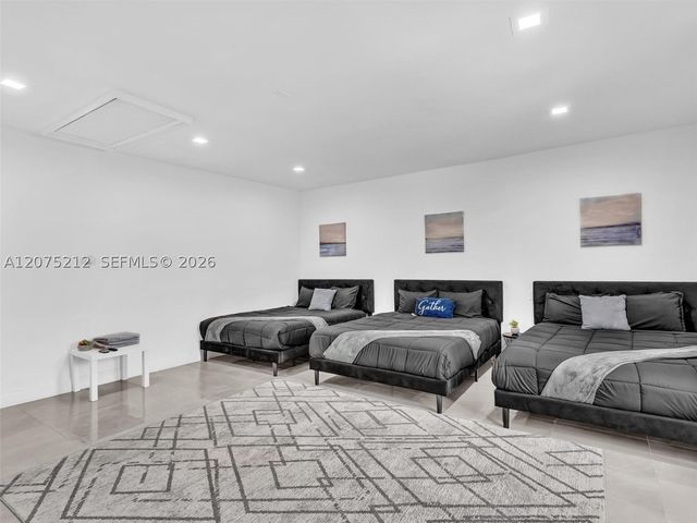 413 Tamarind Dr, Hallandale Beach, FL 33009