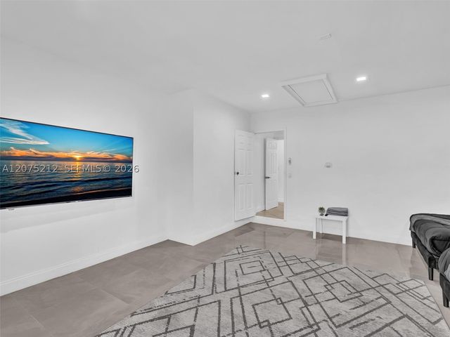 413 Tamarind Dr, Hallandale Beach, FL 33009