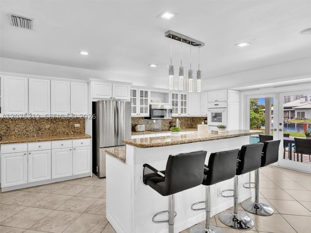 413 Tamarind Dr, Hallandale Beach, FL 33009