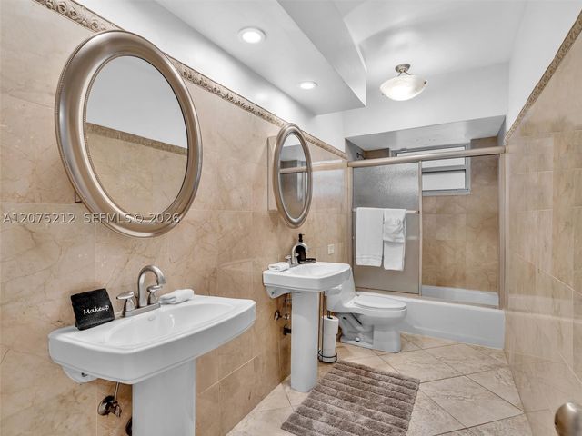413 Tamarind Dr, Hallandale Beach, FL 33009