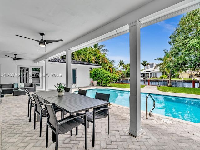 413 Tamarind Dr, Hallandale Beach, FL 33009