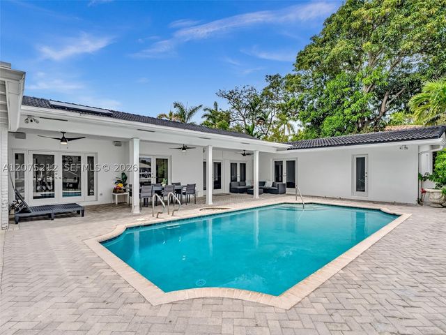 413 Tamarind Dr, Hallandale Beach, FL 33009