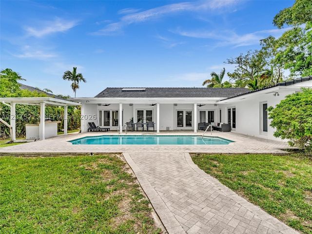 413 Tamarind Dr, Hallandale Beach, FL 33009