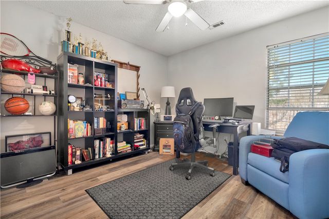 3032 W Essex Drive, Fayetteville, AR 72704