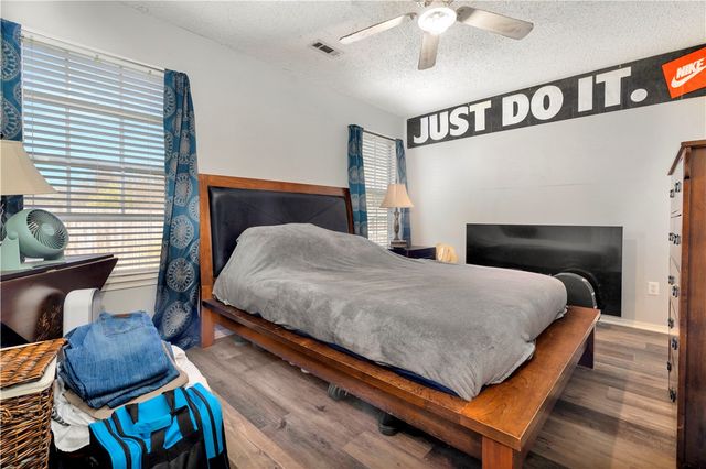 3032 W Essex Drive, Fayetteville, AR 72704