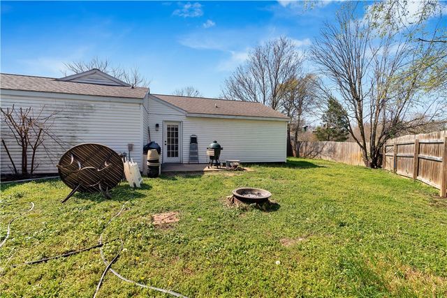 3032 W Essex Drive, Fayetteville, AR 72704