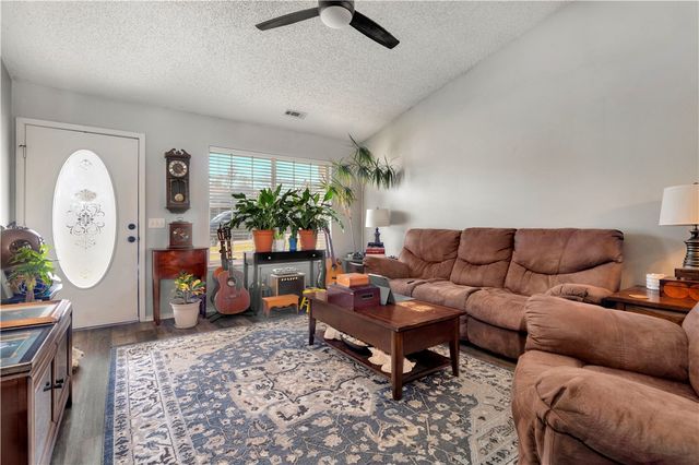 3032 W Essex Drive, Fayetteville, AR 72704