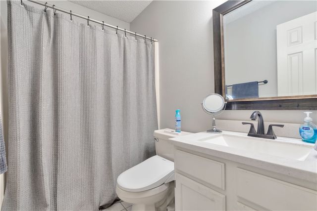 3032 W Essex Drive, Fayetteville, AR 72704