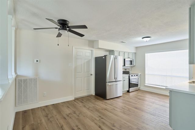 6527 Zapata Drive, Houston, TX 77083