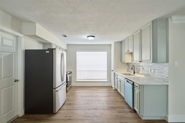 6527 Zapata Drive, Houston, TX 77083