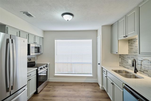 6527 Zapata Drive, Houston, TX 77083