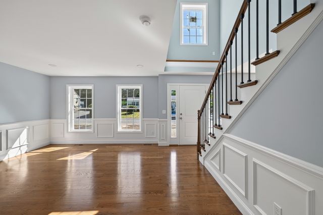 40 N Ogden St, Fall River, MA 02723