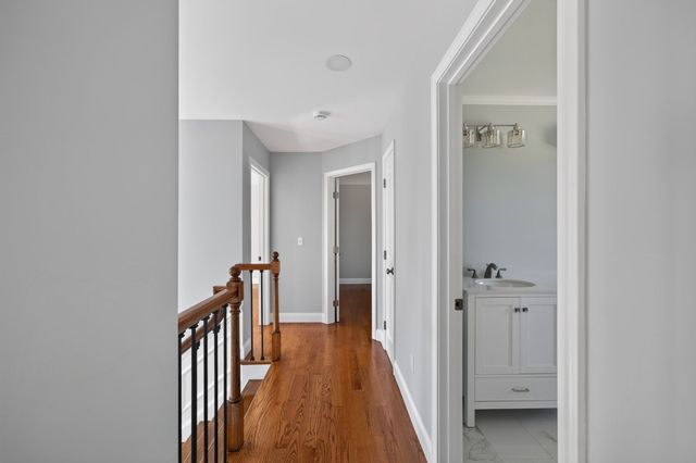 40 N Ogden St, Fall River, MA 02723