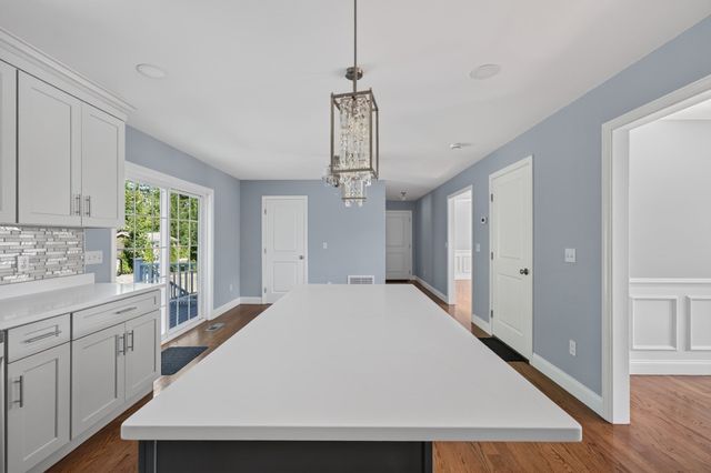 40 N Ogden St, Fall River, MA 02723