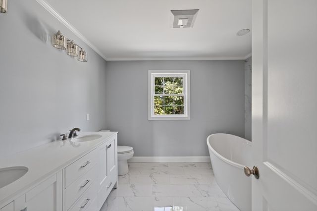 40 N Ogden St, Fall River, MA 02723