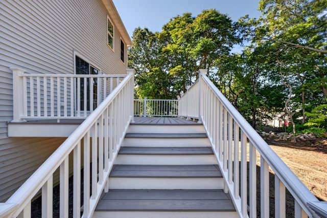 40 N Ogden St, Fall River, MA 02723