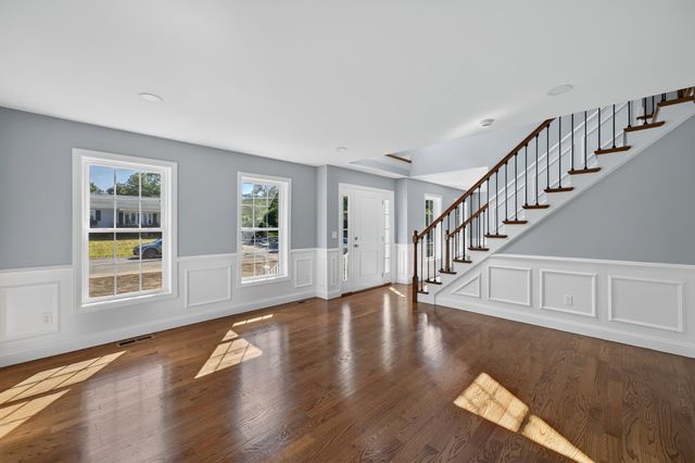 40 N Ogden St, Fall River, MA 02723