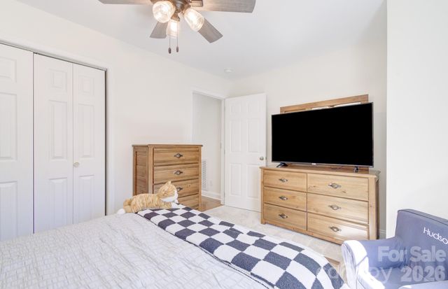 122 Loggers Run, Hendersonville, NC 28739