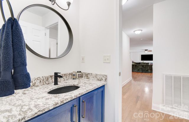 122 Loggers Run, Hendersonville, NC 28739