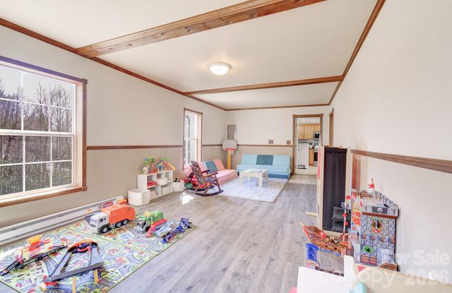 122 Loggers Run, Hendersonville, NC 28739