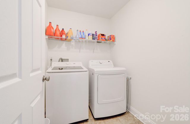 122 Loggers Run, Hendersonville, NC 28739