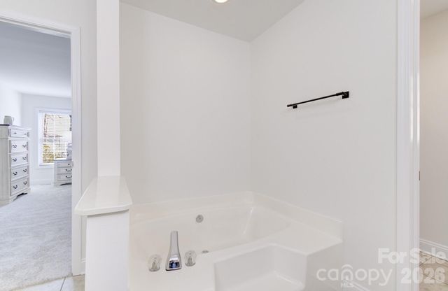 122 Loggers Run, Hendersonville, NC 28739