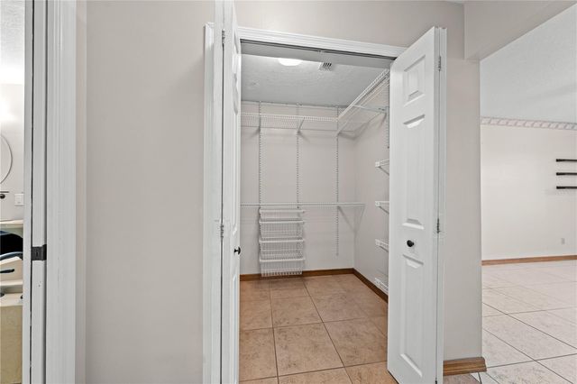 215 E LAKE SHORE BOULEVARD, Kissimmee, FL 34744