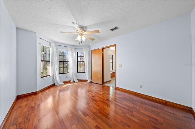 215 E LAKE SHORE BOULEVARD, Kissimmee, FL 34744