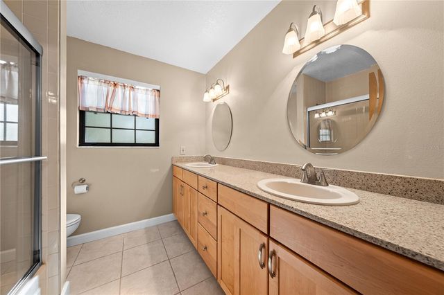 215 E LAKE SHORE BOULEVARD, Kissimmee, FL 34744