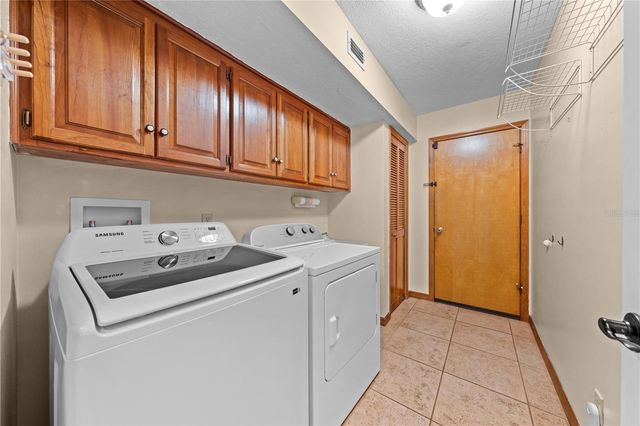 215 E LAKE SHORE BOULEVARD, Kissimmee, FL 34744