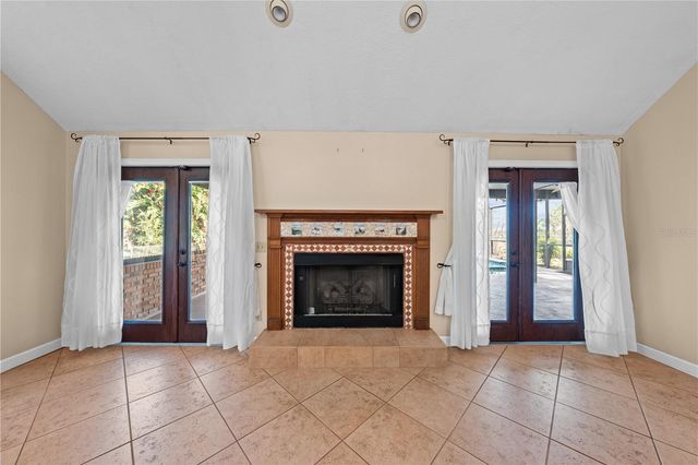 215 E LAKE SHORE BOULEVARD, Kissimmee, FL 34744